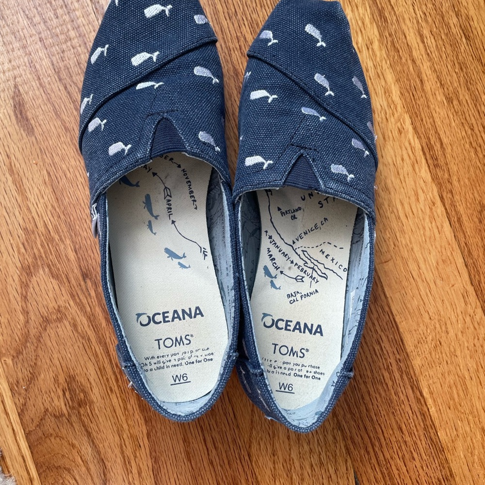 TOMS Alpargatas - Oceana Whale Print - size 6